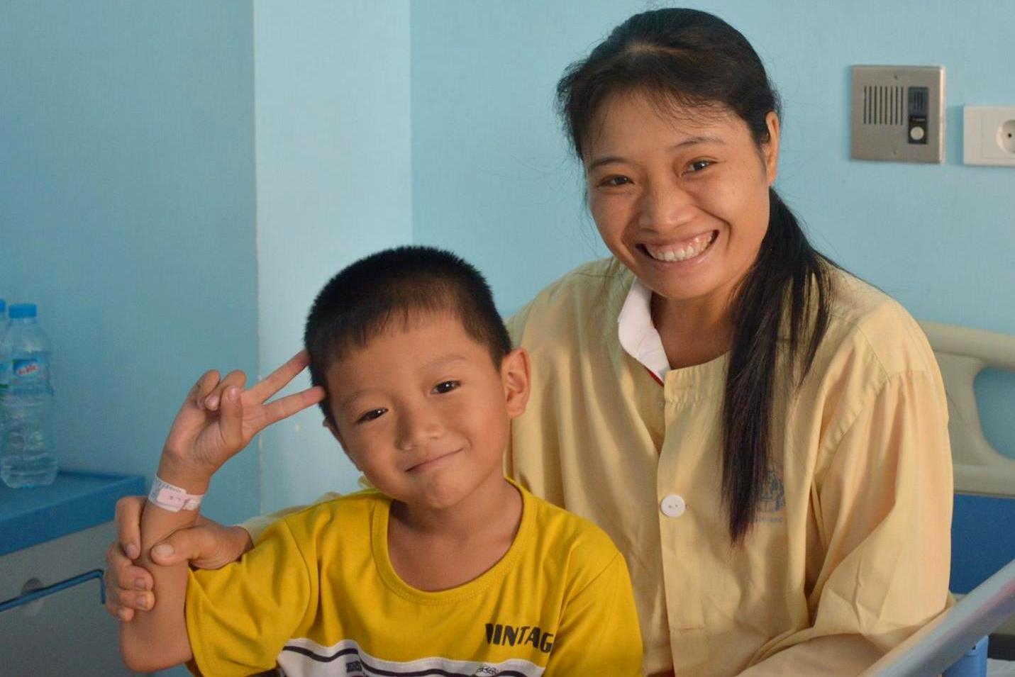 Kind cuts for kids DEK Foundation Vietnam hospital kids
